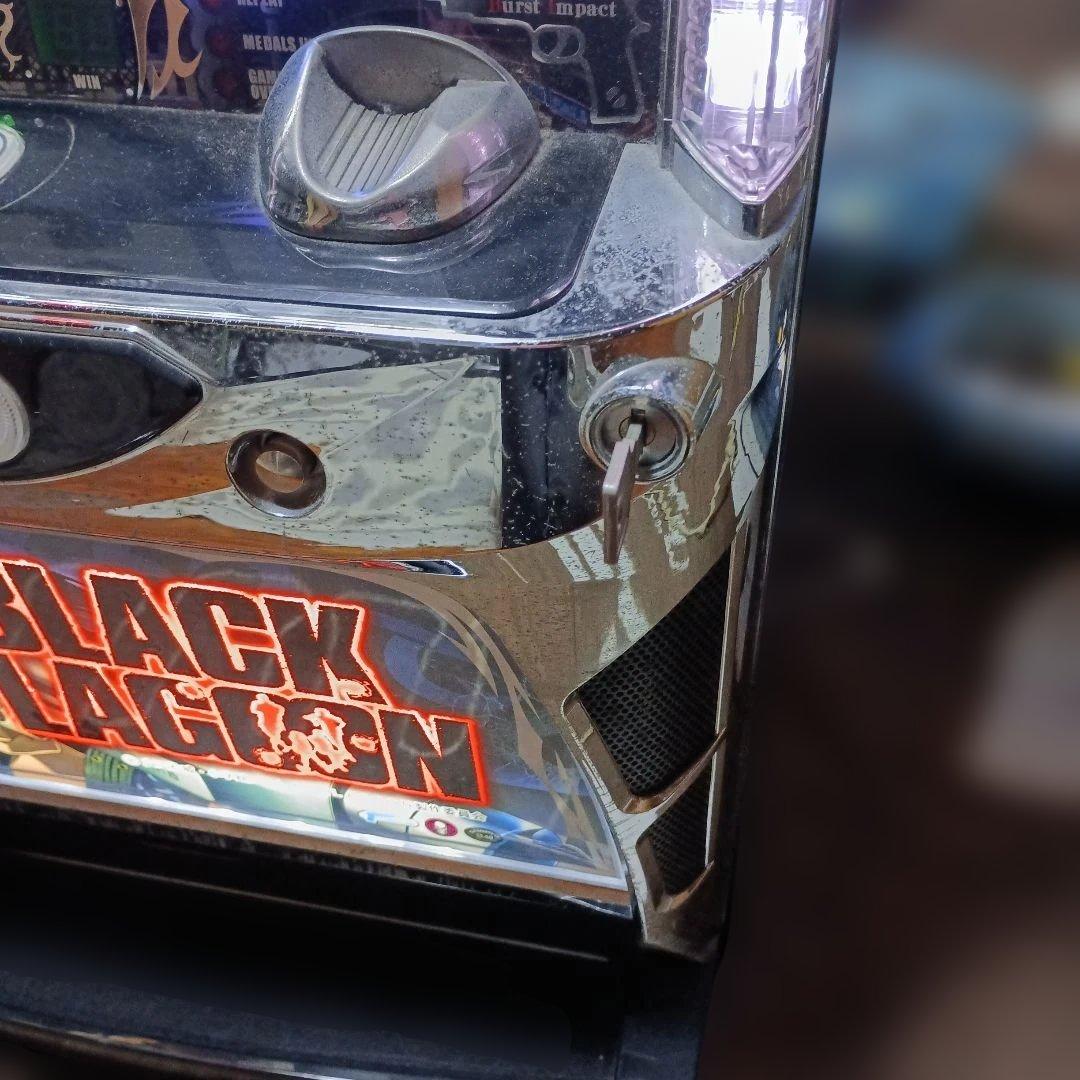 パチスロ 実機 ブラックラグーン メダル使用 - メルカリ