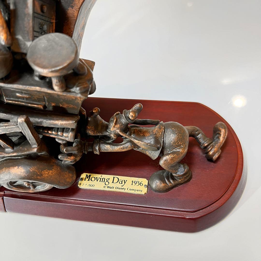 ディズニー ブロンズ風 ブックスタンドMoving Day 1936 限定品 - メルカリ