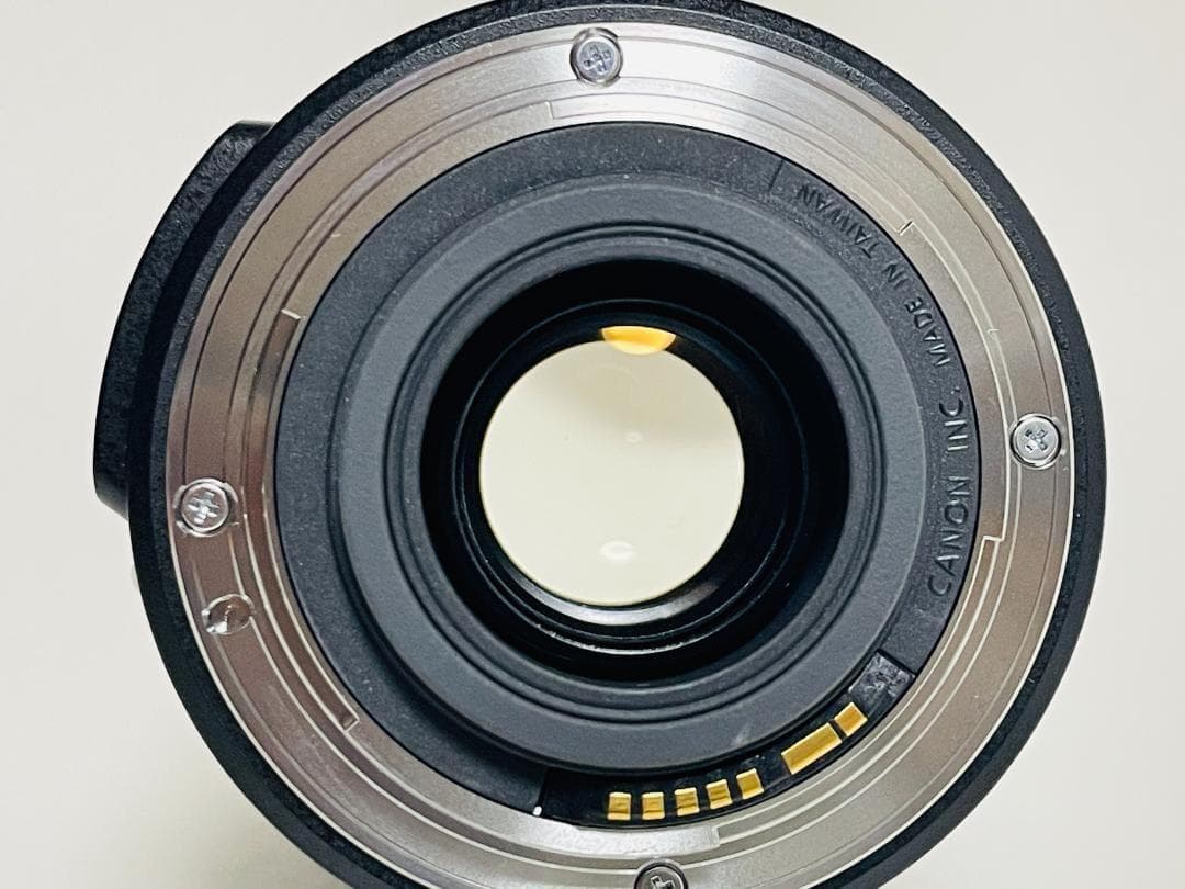 ★美品☆Canon キヤノン EF-S 18-135mm F3.5-5.6 IS
