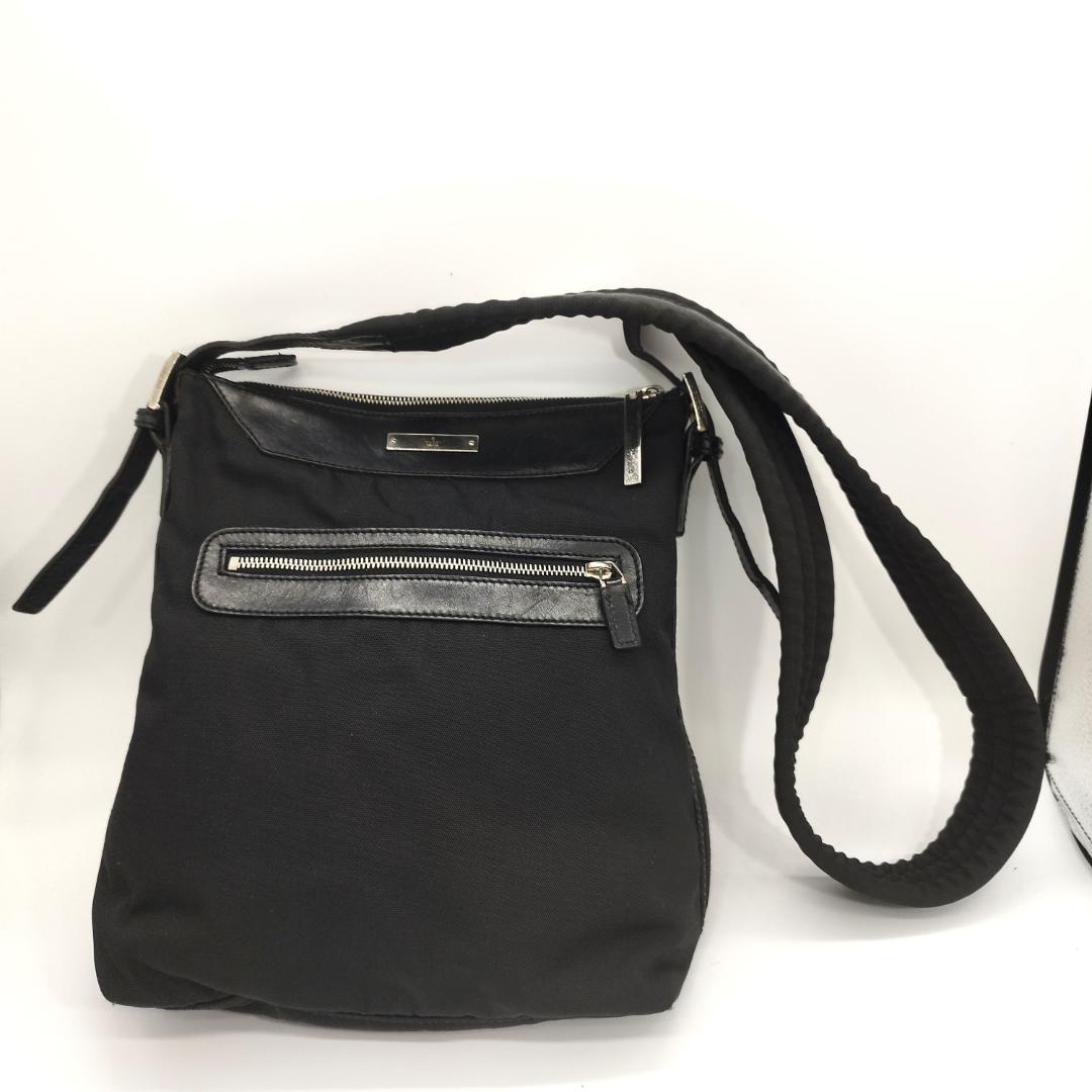 GUCCI ブラック ナイロン ショルダーバッグ