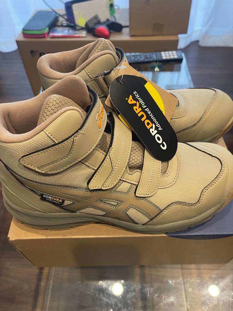 限定色　ASICS WINJOB CP216 TOUGH 28.0cm