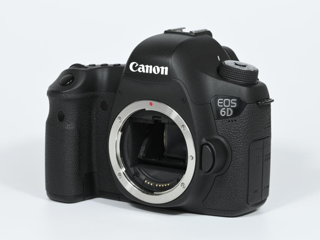 【超美品】 キヤノン　Canon EOS 6D ボディ 《ショット数4758》