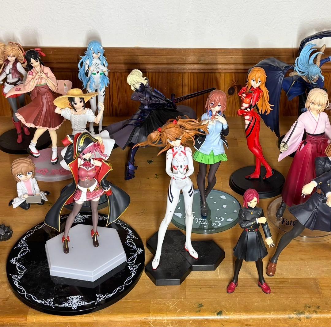 アニメキャラクター フィギュアセット - メルカリ
