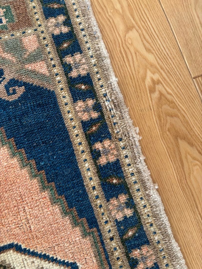 値下げ！トルコヴィンテージラグ 53×101 ネイビー&ピーチカラー