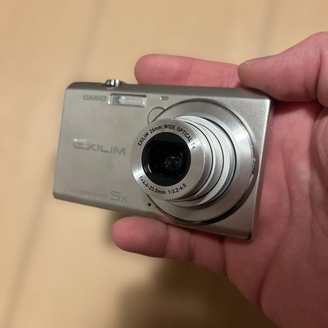 美品】CASIO EXILIM EX-ZS10 シルバー - メルカリ