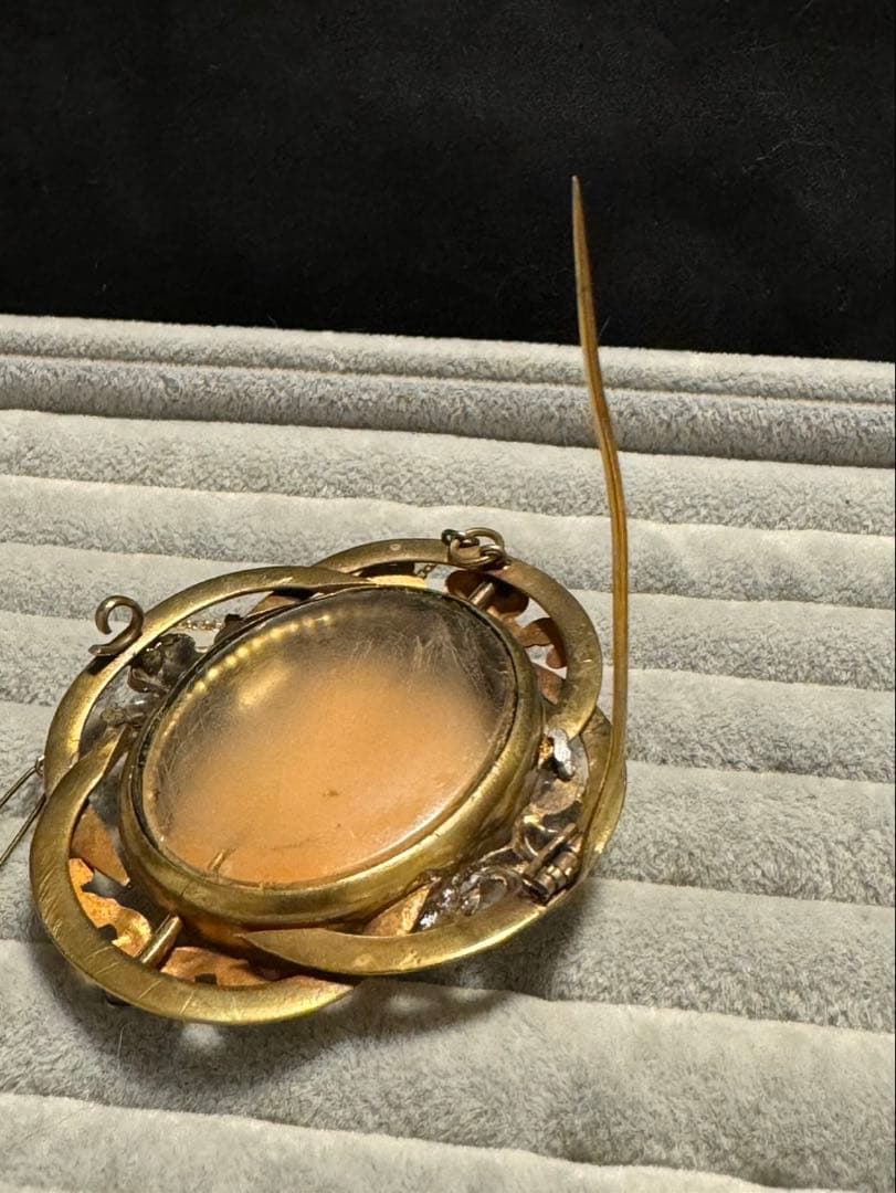 出品終了‼️アンティーク ピンチペック枠 金色 神話柄バッカス