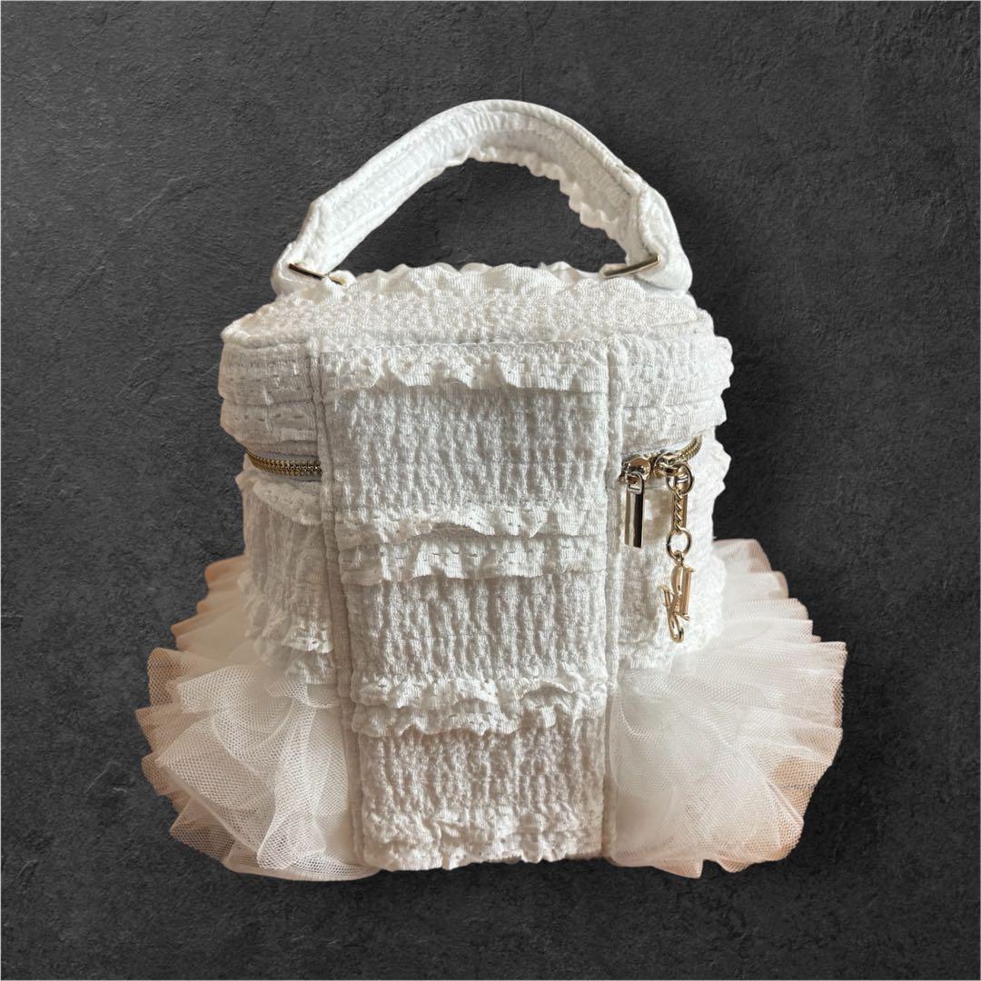 Peony MINETTE HOLIDAY CAKE VANITY BAG - メルカリ