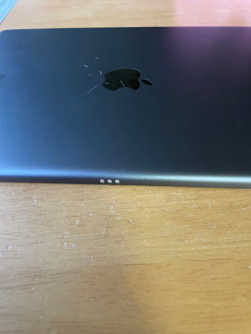 iPad 第7世代 本体 100%バッテリー 初期設定中 セルラーモデル 3078