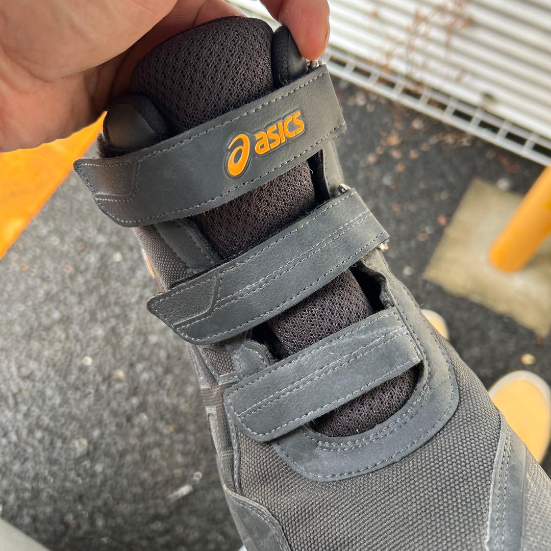 アシックスウィンジョブ®CP216 TOUGH 3Eグラファイトグレー×ブラック