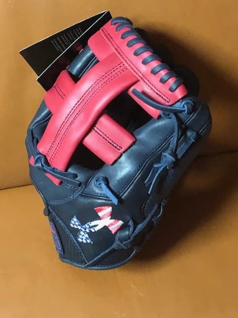 新品☆最高級USA限定発売☆星条旗ロゴ☆アンダーアーマー☆内野手