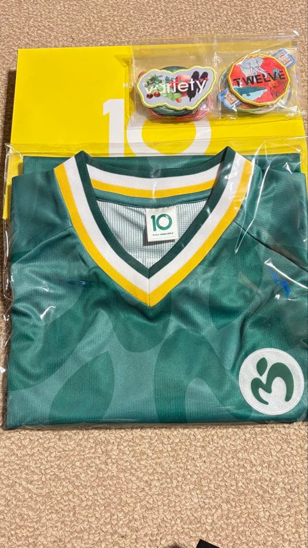 Mrs. GREEN APPLE 10 ベストアルバム 特典 Tシャツワッペン - メルカリ