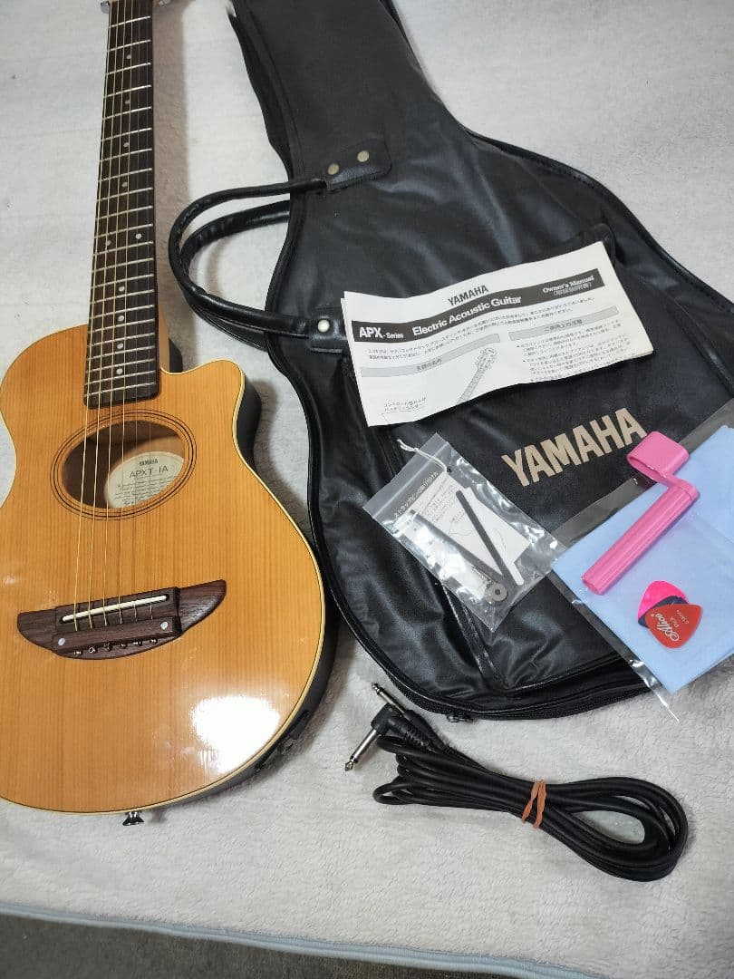 YAMAHA ヤマハ ミニ エレアコ APXT-1A ミニギター ケースオマケ - メルカリ