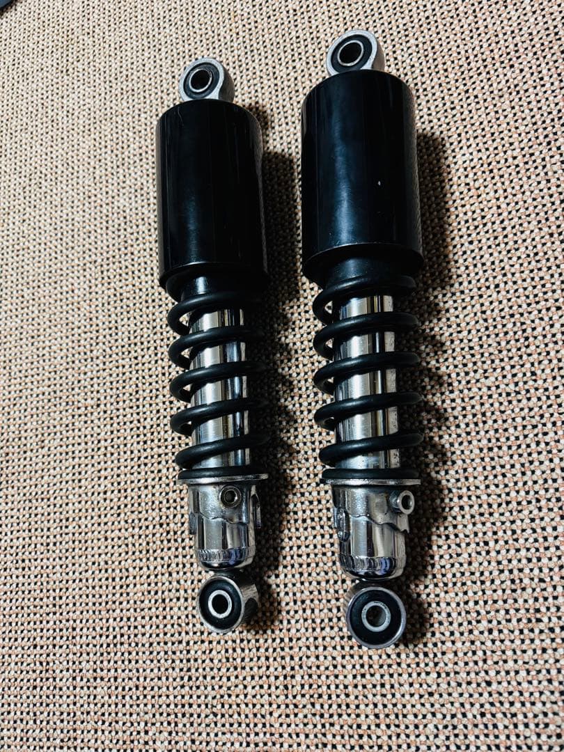 Kawasaki W650純正リアサスペンション カワサキ（Kawasaki） W650 リアサスペンション 左右 純正 中古 バイク