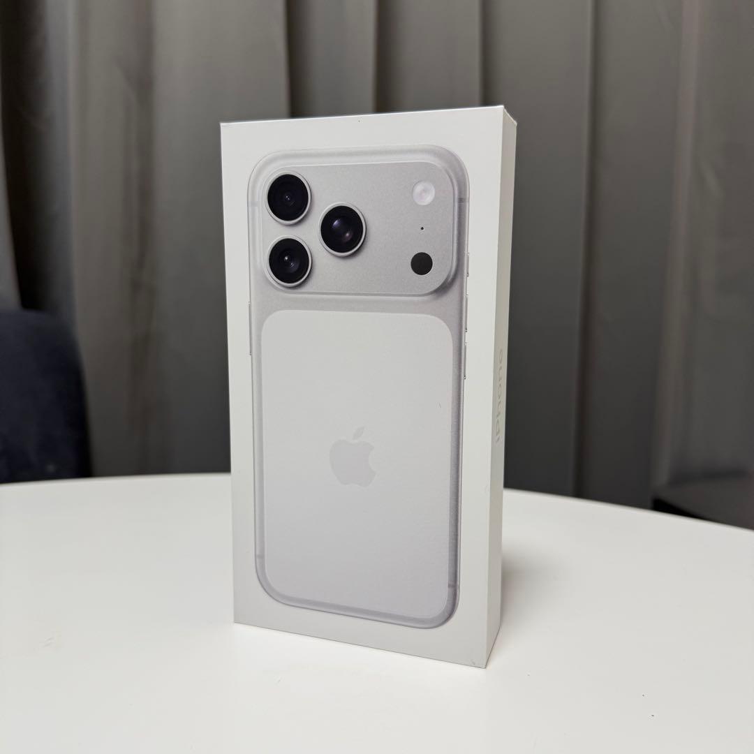 Apple iPhone 17pro 1tb新品未開封　即日配送 iPhone 17 Pro Max 『新品未開封』iPhone 256GB SIMフリー [コズミック