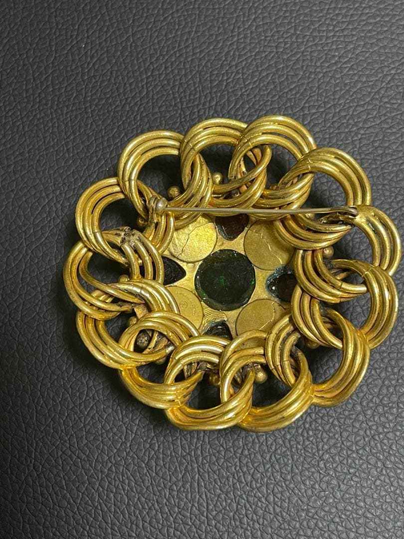リナ様専用】CHANEL gripoix vintage ブローチ☆超レア☆グ - メルカリ