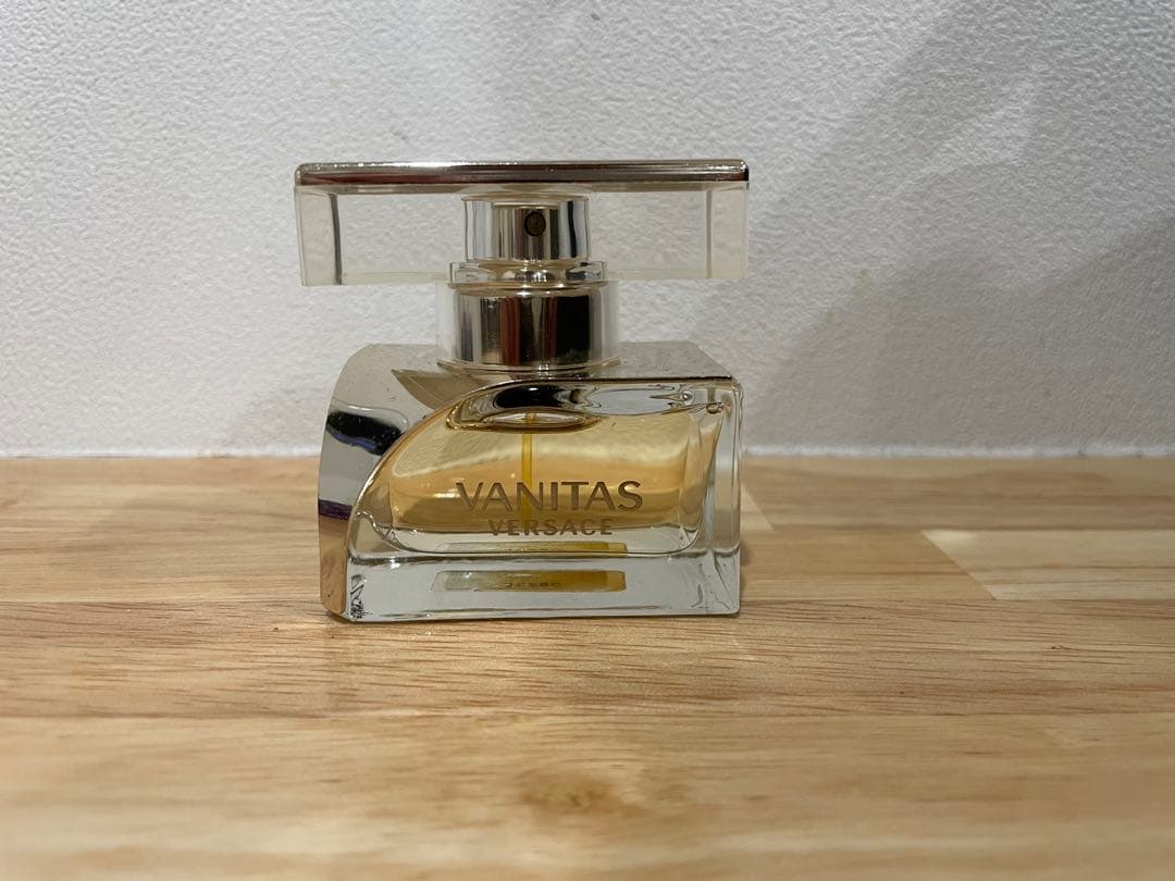 ヴェルサーチ ヴァニタス オーデパルファム 30ml VERSACE