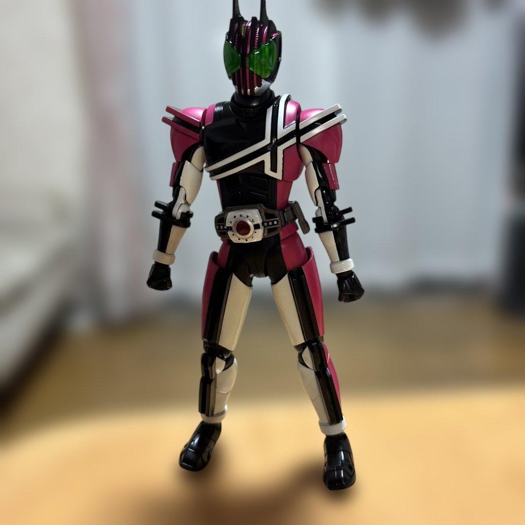 真骨彫　S.H.Figuarts 仮面ライダーディケイド
