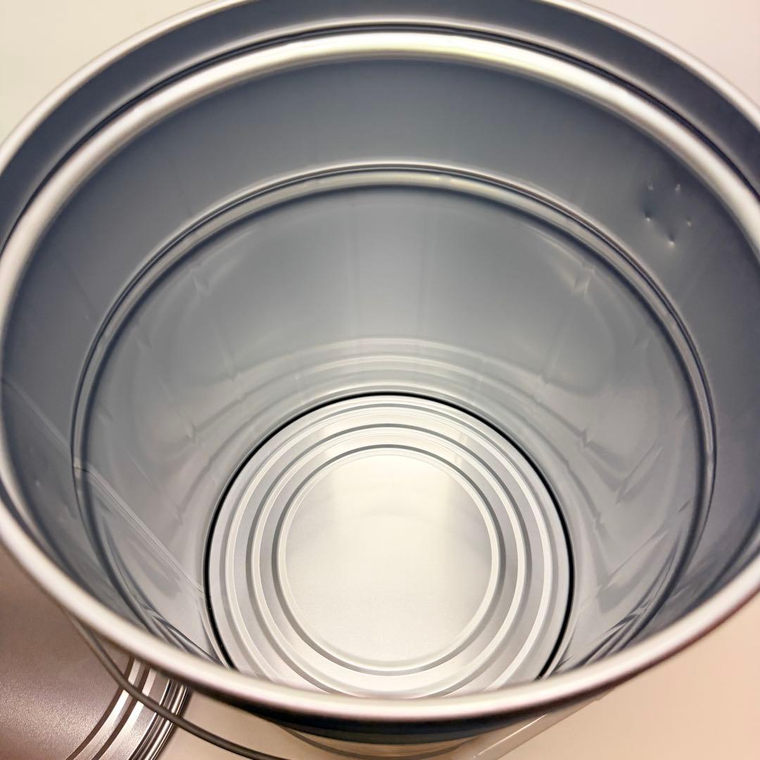 限定50名 鬼滅の刃 明治おいしい牛乳隊 の座れる缶 B3タペストリー入り