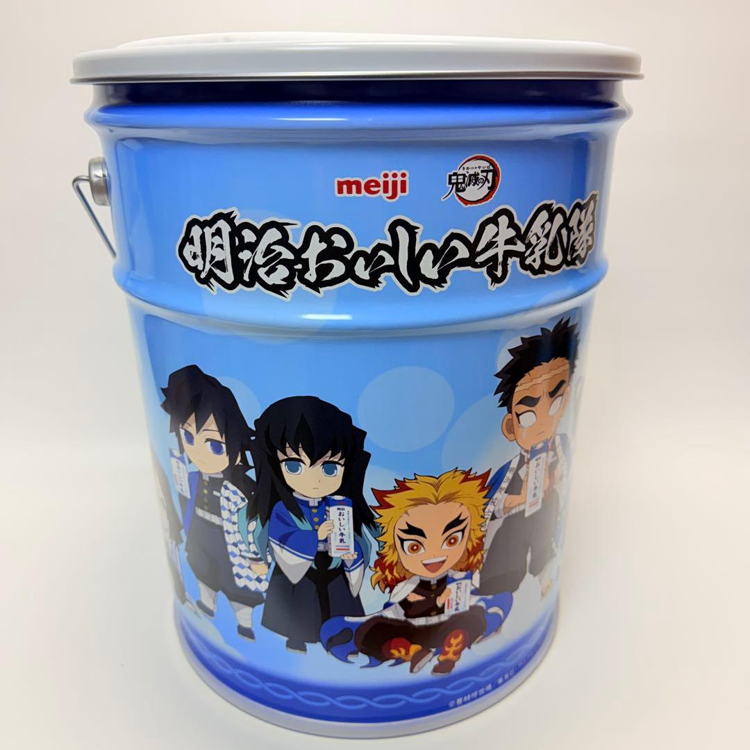 限定50名 鬼滅の刃 明治おいしい牛乳隊 の座れる缶 B3タペストリー入り