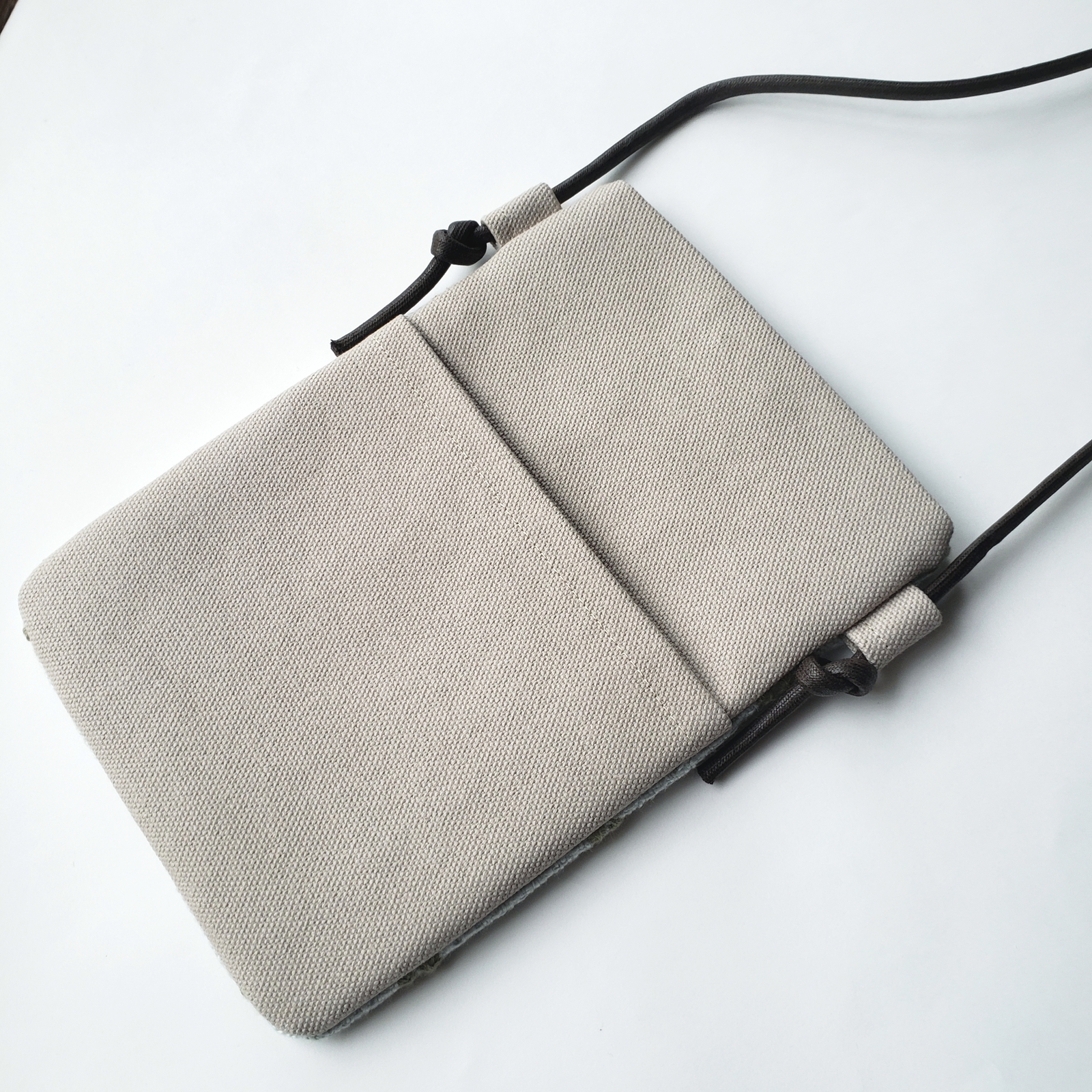 ミナペルホネン スマホポシェット スマホショルダー タンバリン mina