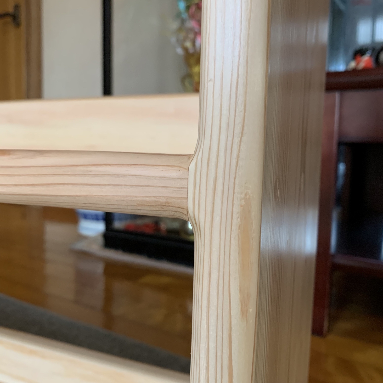 杉の天然木 ブックシェルフ 新作「角のない優しいシェルフ」無垢 収納