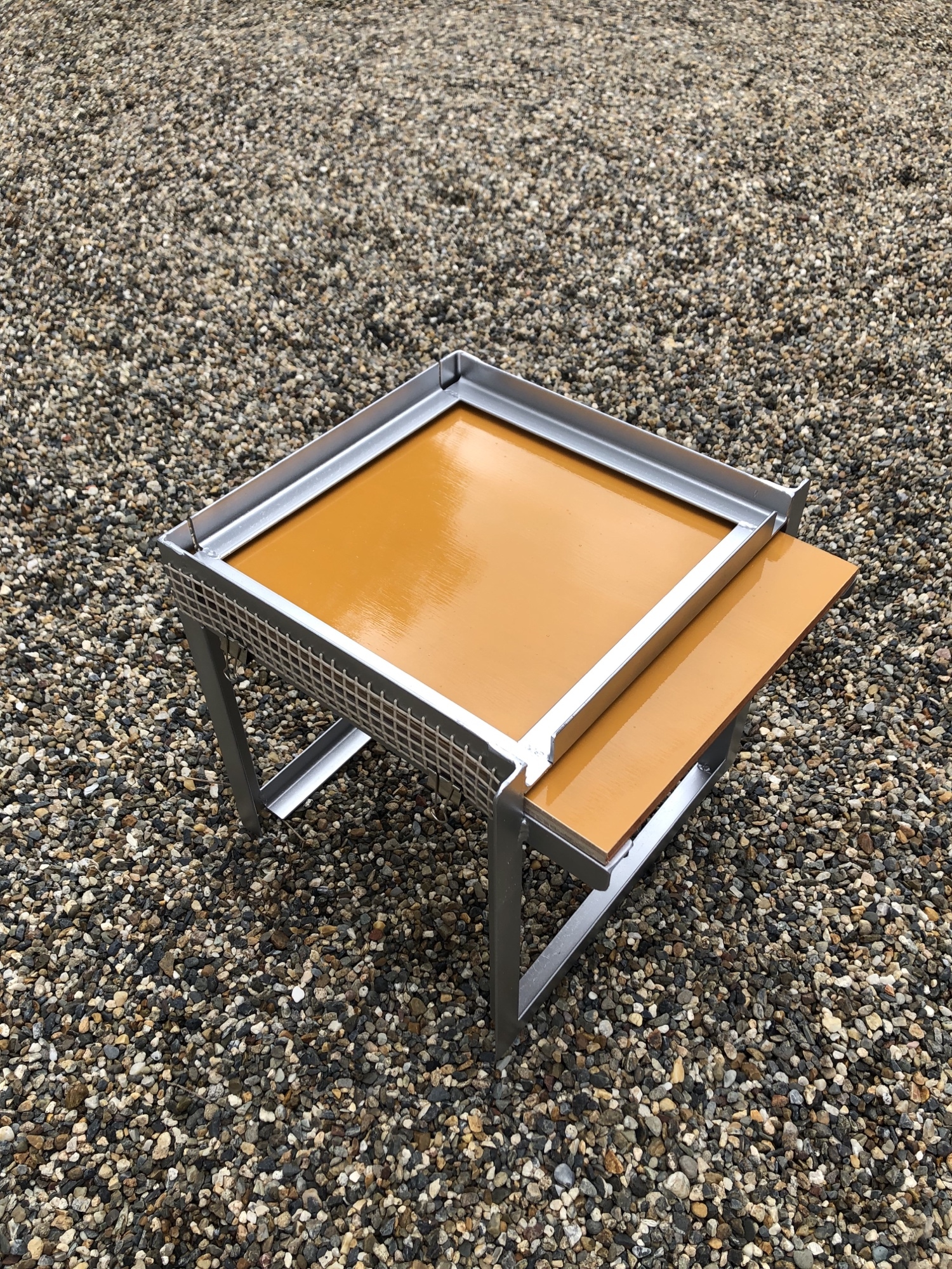 日本蜜蜂 重箱用 巣箱台 29cm用 - MAMESHIBA48'S GALLERY | minne