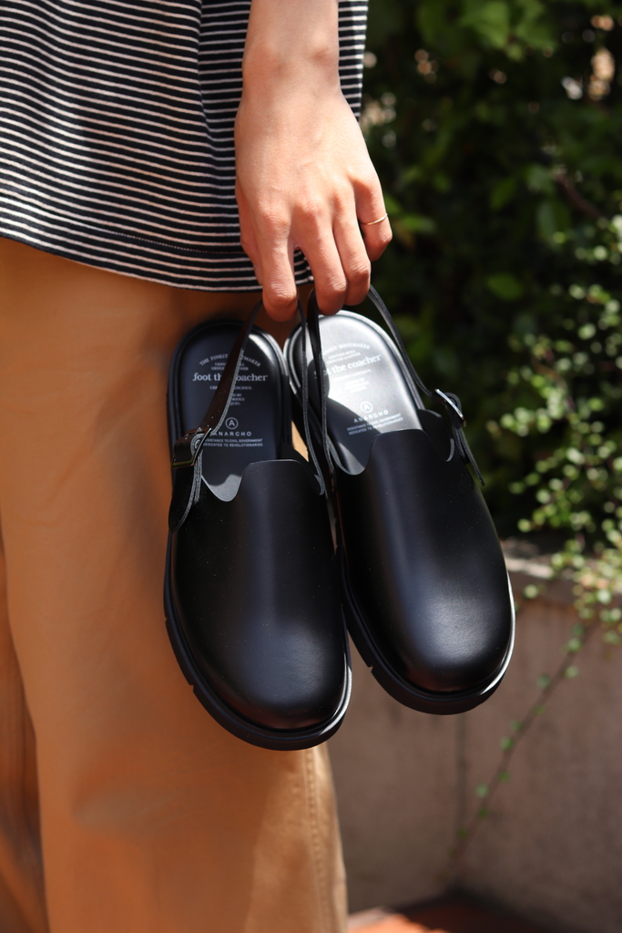 foot the coacher（フットザコーチャー）】夏の足元を飾るレザー