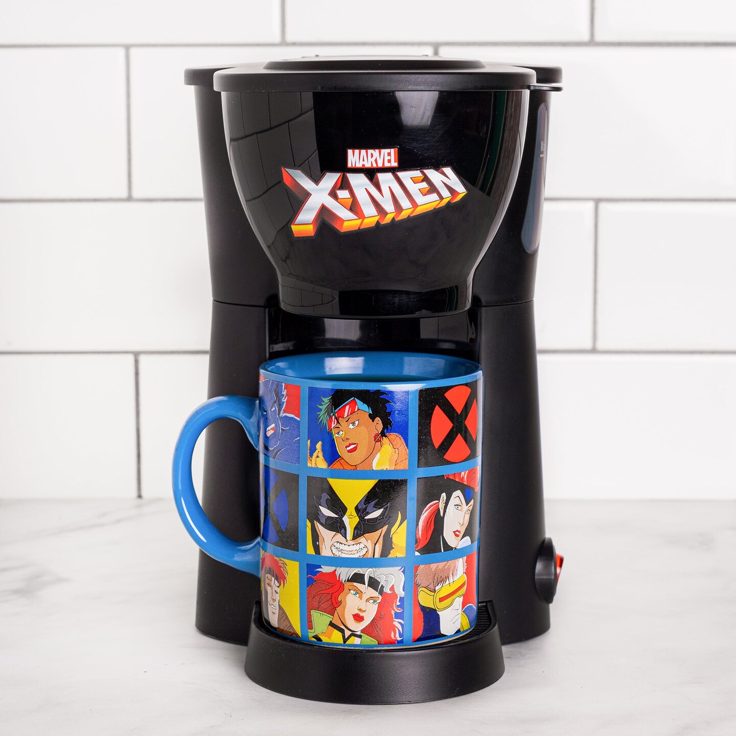Uncanny Brands Marvel X-Men Single Cup Coffee Maker with Mug