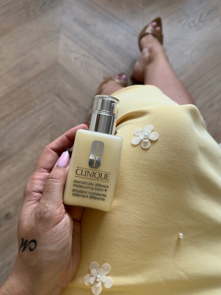 イーブン ベター ブライター ミルキー ローション〈医薬部外品