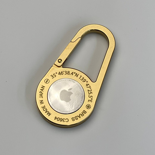 AirTag carabiner BRASS（真鍮） | Saegusa inc. （株）サエグサ