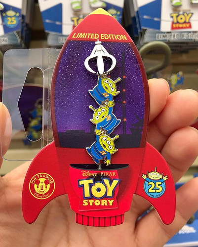 トイストーリー25周年 リトルグリーンメン 数量限定ピン | Shop MA