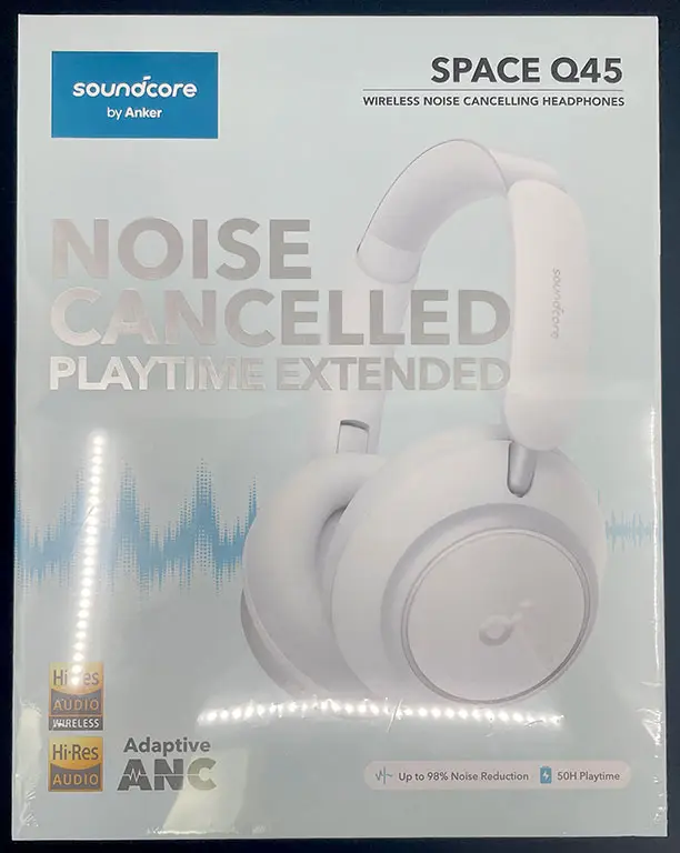 Unboxing and components of the Anker SoundCore Space Q45 white