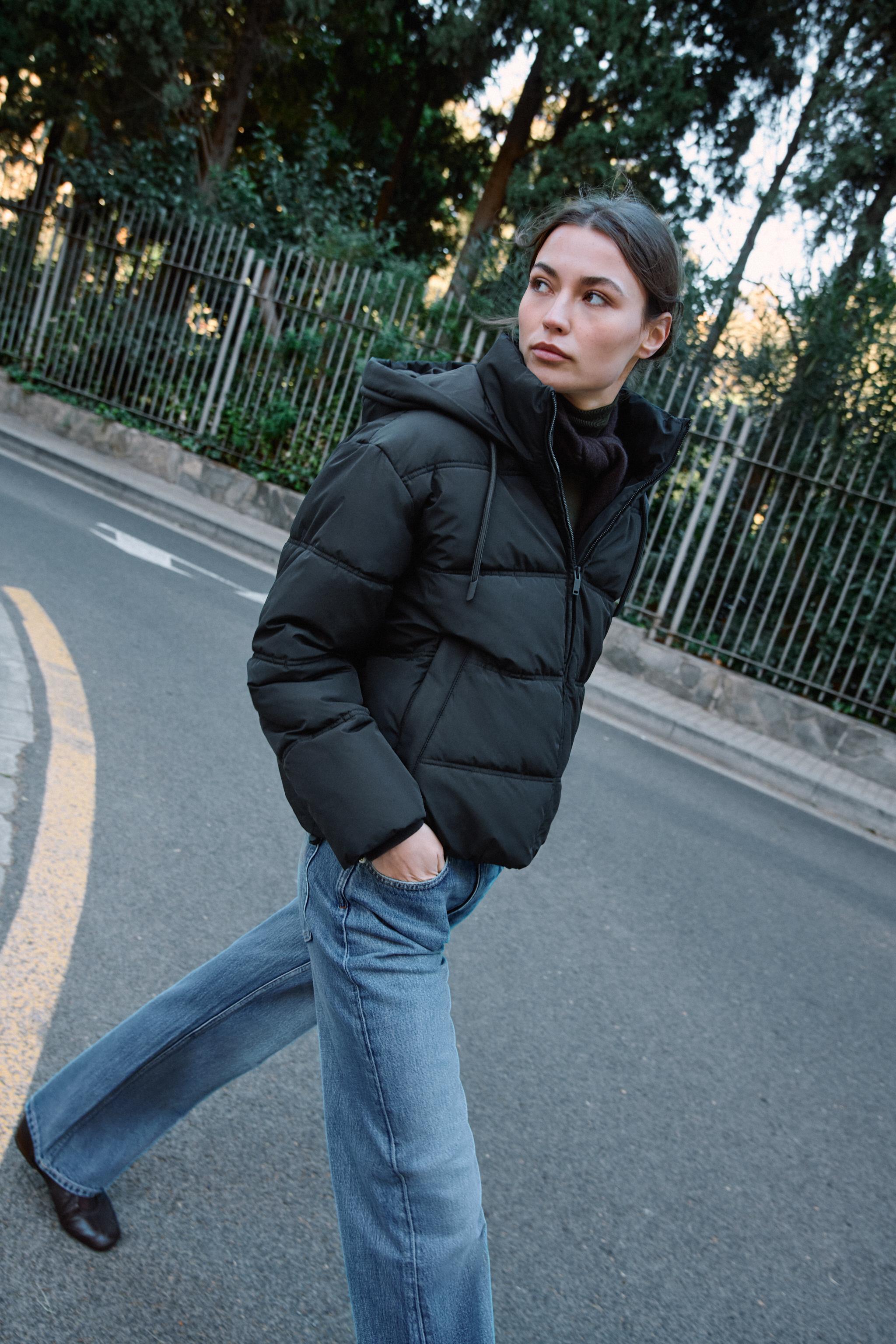 SHORT WATER-REPELLENT AND WINDPROOF HOODED ANORAK - Black | ZARA