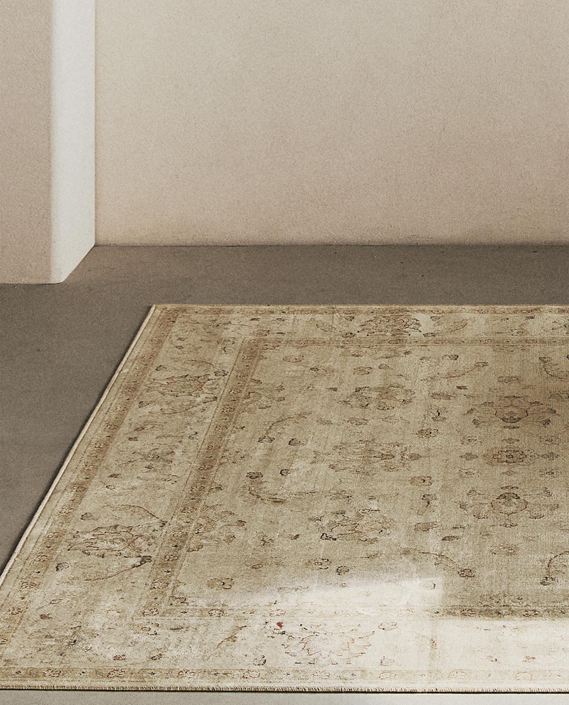 ヴィンテージ フローラル ラグ | Zara Home 日本/Japan