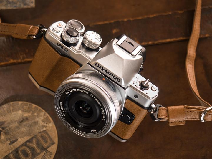 Olympus OM-D E-M10 II 14-42mm Kit Limited Edition - buy at Galaxus