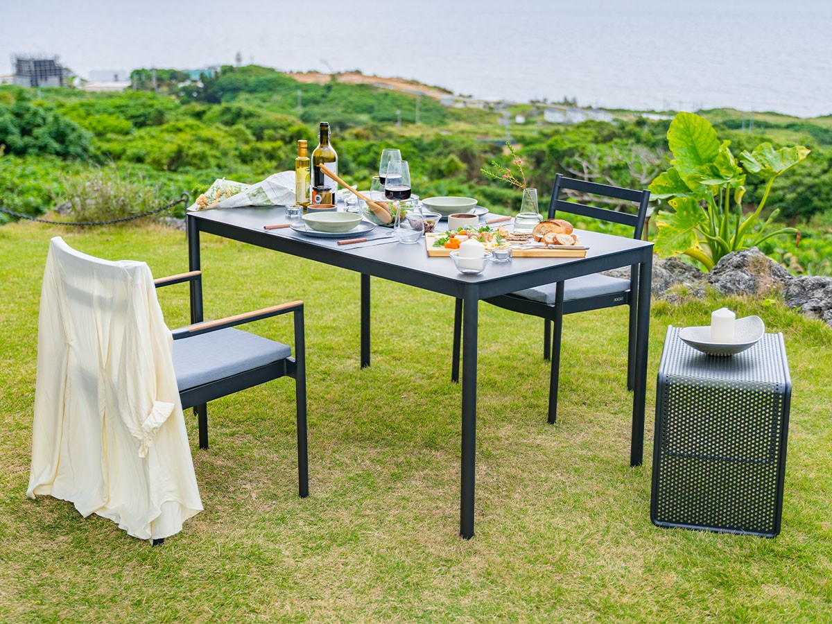 IKASAS KAIS U SIDE TABLE / イカサ カイス U サイドテーブル