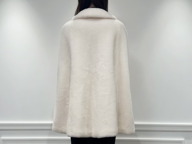 新作入荷情報〈ウールボアケープコート〉 | m-i-d | AVENIRETOILE