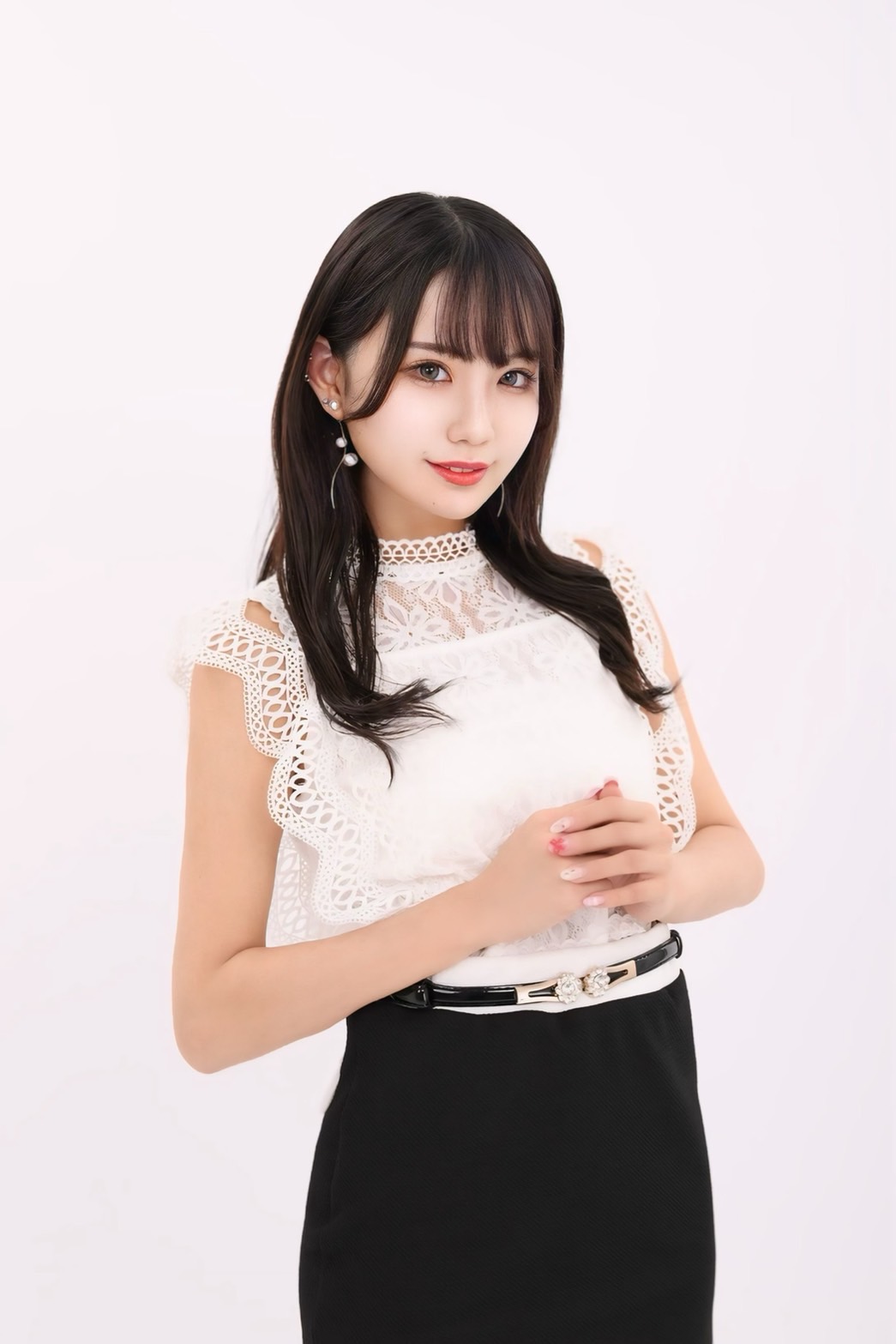 荏崎ろあ ｜ 株式会社スタープラチナ