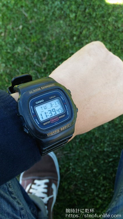 カシオ (CASIO) DW-310。レトロ感漂う丸いフォルム。Gショック DW-5600