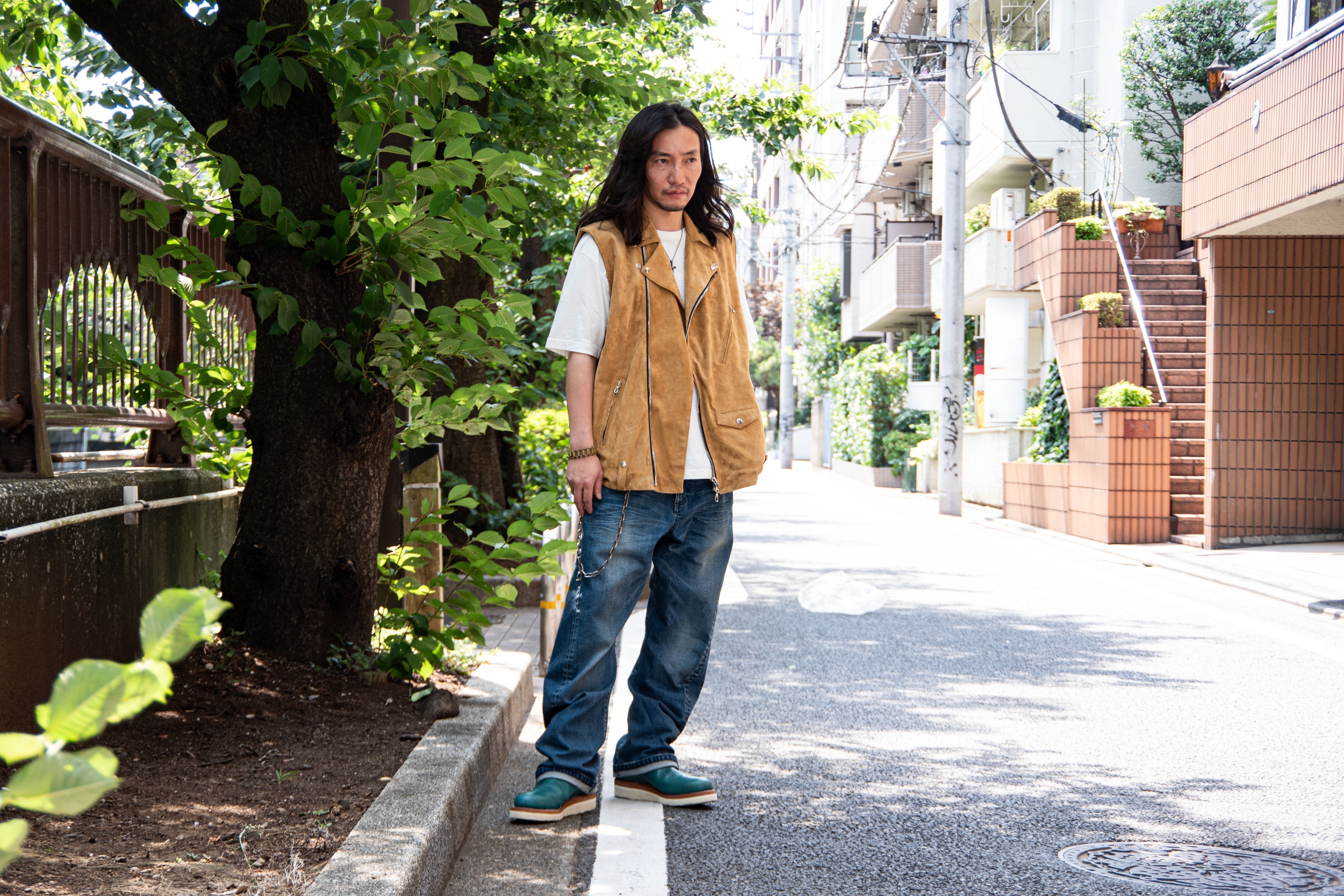 STRUM初のショートエンジニアブーツ『MATILDA』で魅せる、レザーと色で