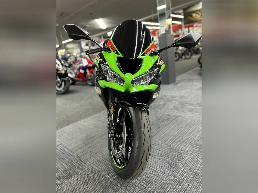 2022 Kawasaki Ninja® ZX -6R Metallic Matte Twilight Blue/Metallic