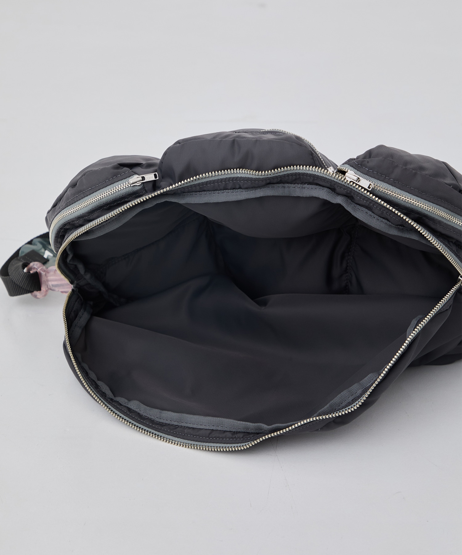 別注7pockets bag(FREE GREY): MIKIOSAKABE: WOMENS｜ STUDIOUS ONLINE