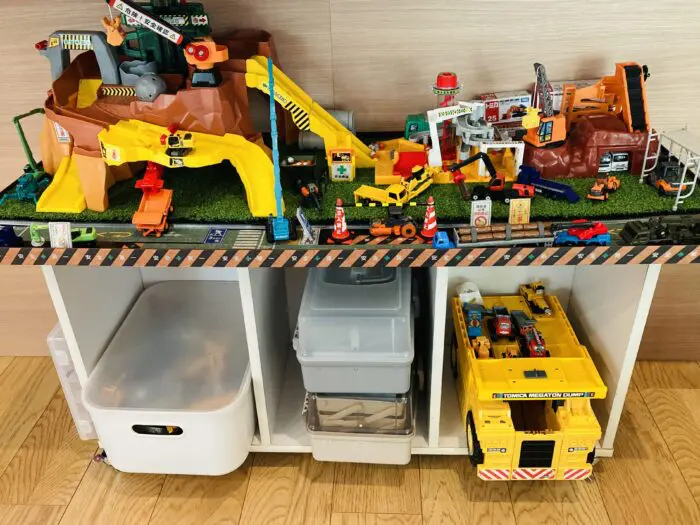 トミカタウン遊び台｜プレイテーブルをホムセン100均で簡単手作り