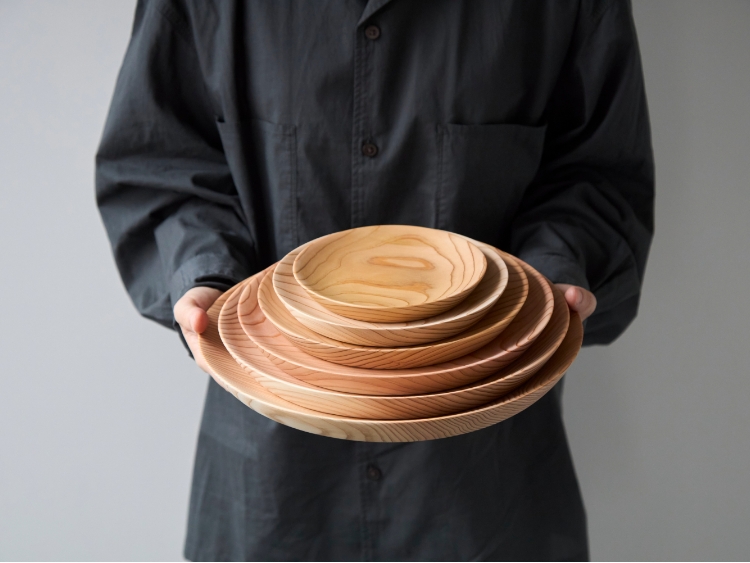 佐藤木材容器/KACOMI 六寸 黒 -秋田杉で作った驚くほど軽い、ガラス