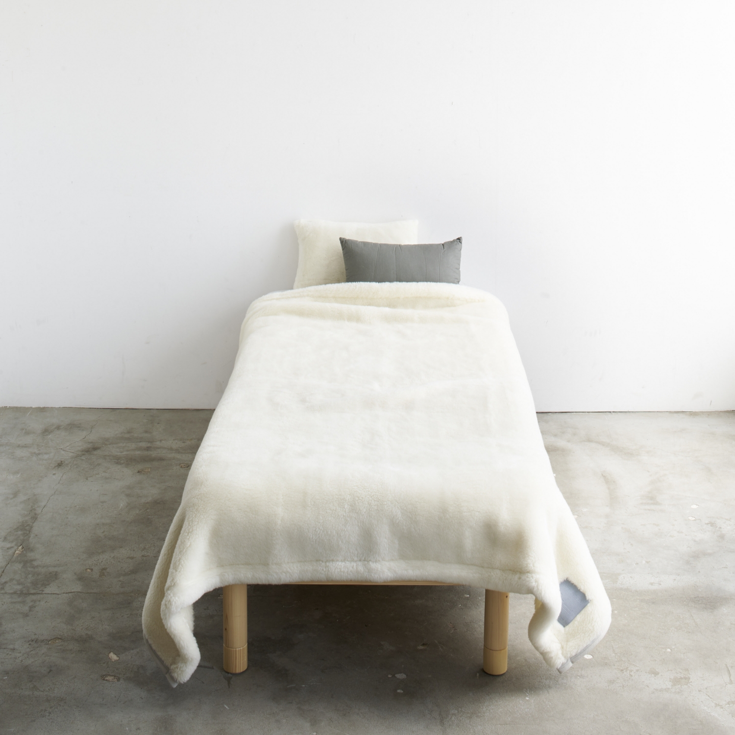 LOOM＆SPOOL/SERENEウォッシャブルウール ニューマイヤー毛布 シングル