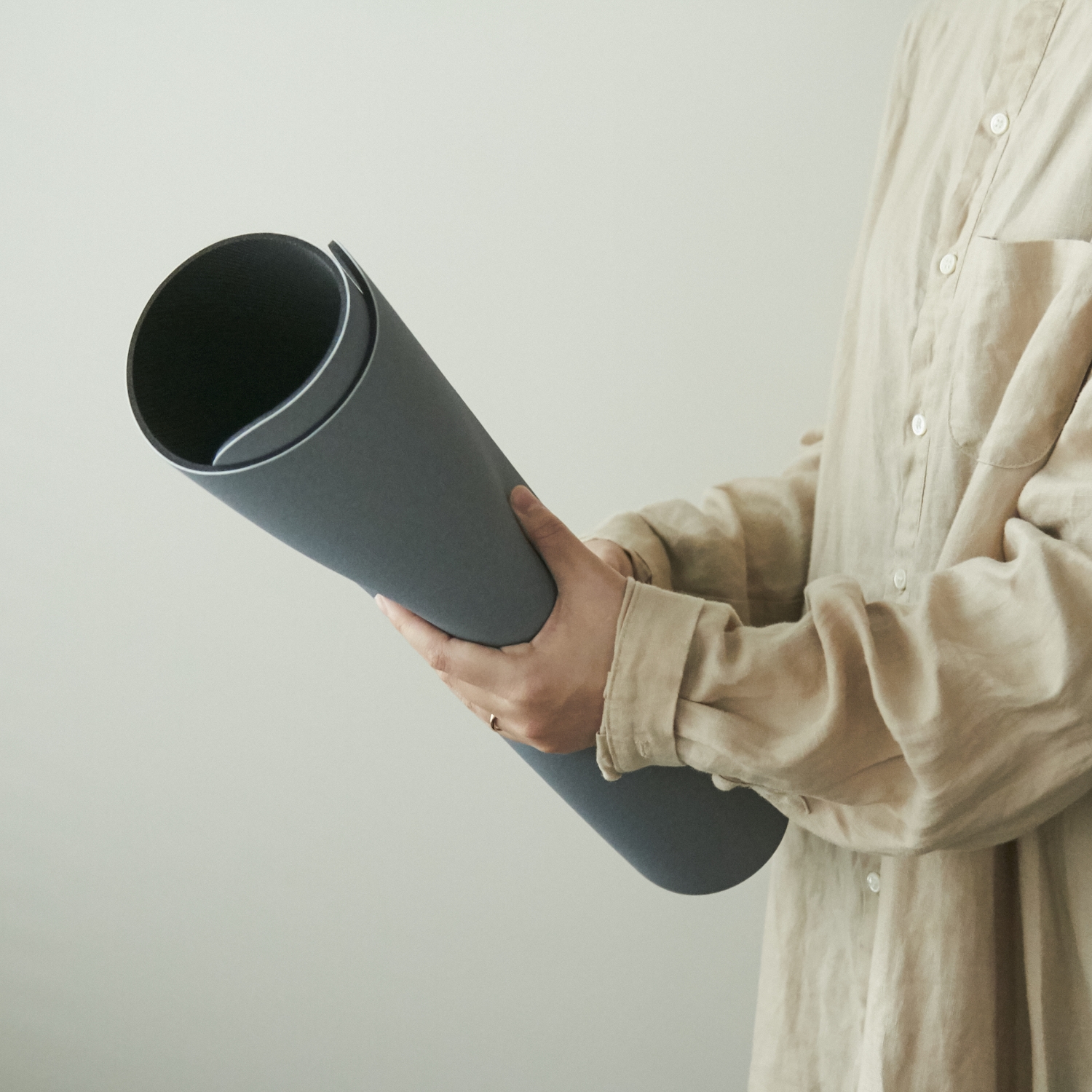 スマートバスマット -簡単に健康管理できる！乗るだけで体重が計れる