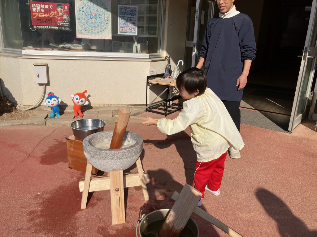 餅つきをしました。 | 駒方保育園
