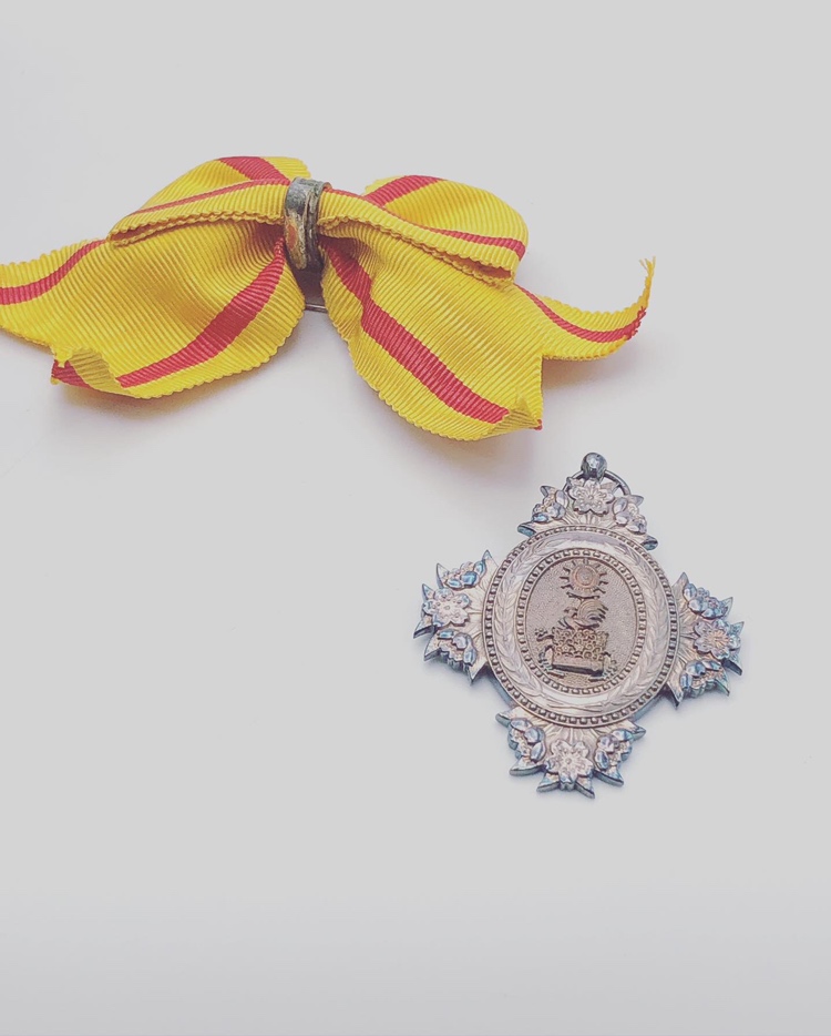 勲八等宝冠章とは？そもそも勲章とは？ - 那覇市のおたからや首里